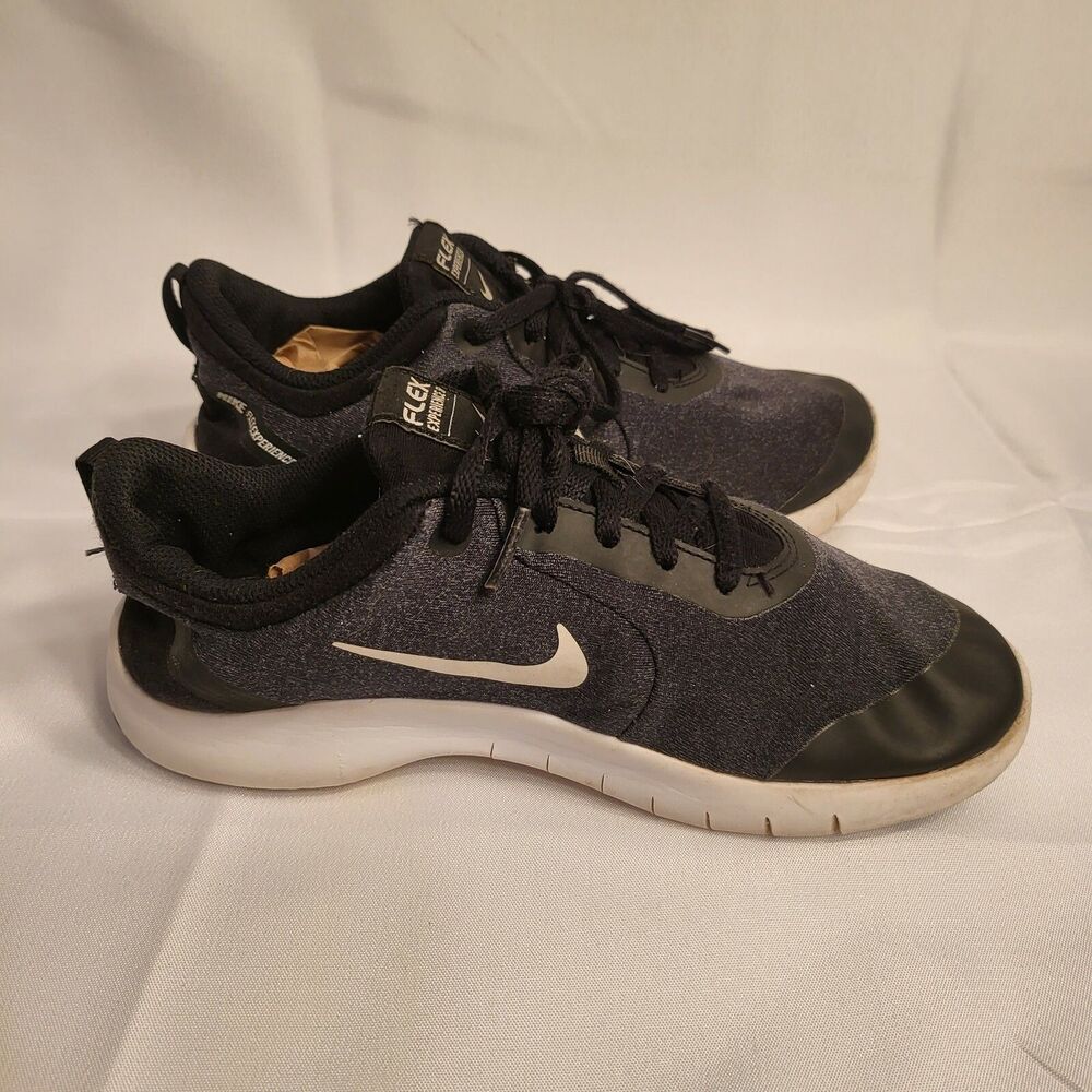 Boy's Youth NIKE Flex Experience 8 Black Gray Sneakers Shoes Youth 4.5 Y